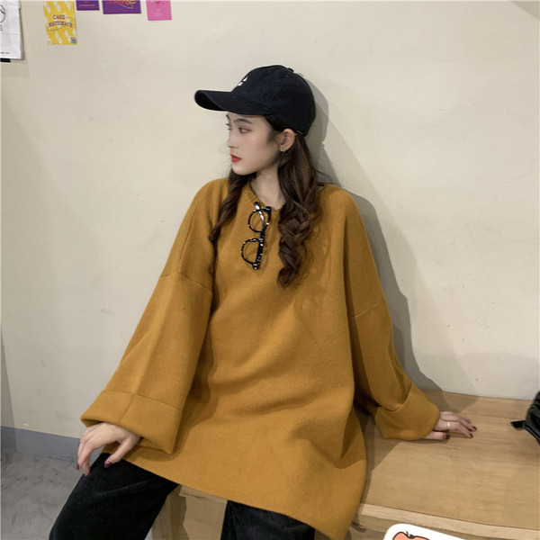 Γυναικεία μπλούζα σε τέσσερα χρώματα με οβάλ ντεκολτέ