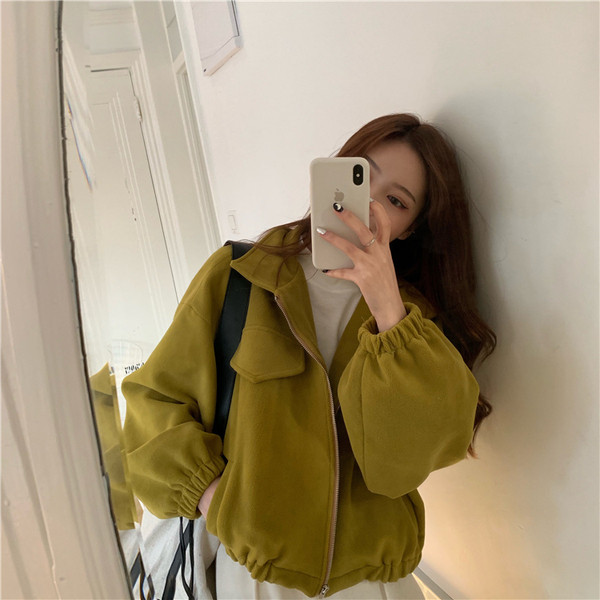 Hanorac scurt de damă, de ultimă generație, în trei culori, cu buzunare decorative