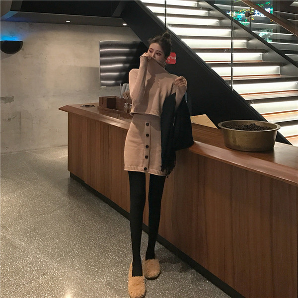 Fusta dama tricotata cu talie inalta cu nasturi in doua culori