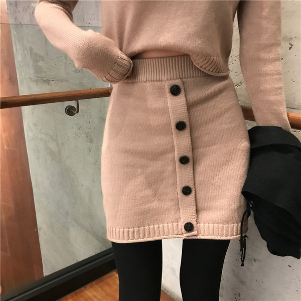 Fusta dama tricotata cu talie inalta cu nasturi in doua culori