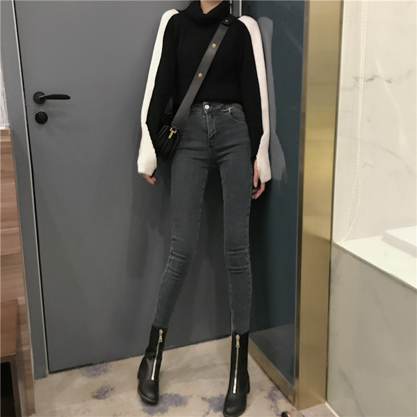 Pulover de dama tricotat in negru cu margini