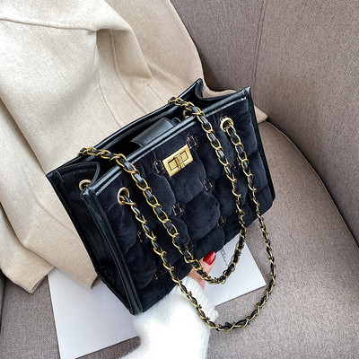 Geanta de dama eleganta in alb si negru cu lant