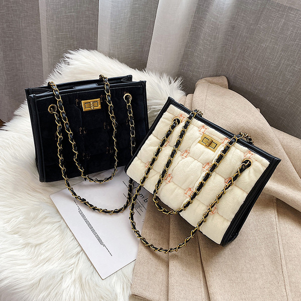 Geanta de dama eleganta in alb si negru cu lant