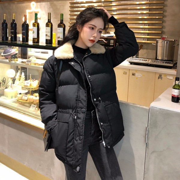 Női alkalmi kabát fűzős és gombos fekete és bézs színben