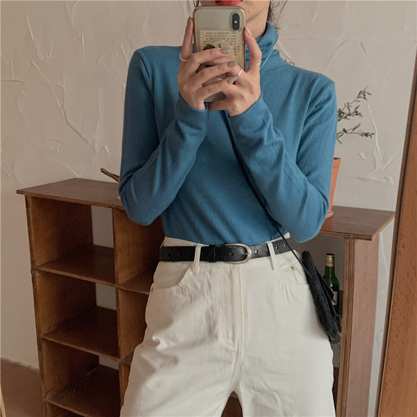 Bluza de dama molata din tricotat subtire cu guler polo in mai multe culori