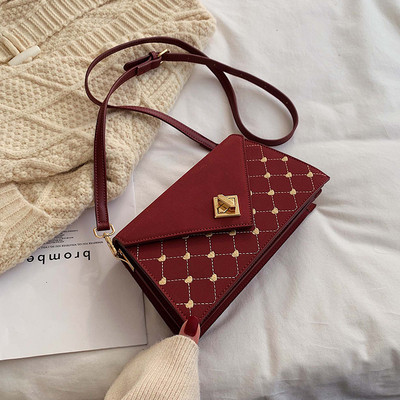 Geanta de dama moderna cu inchidere metalica in patru culori