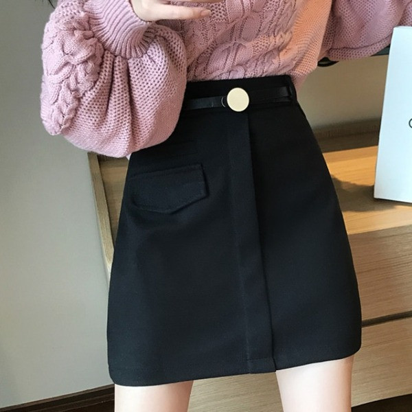 Fusta scurta cu buzunar si curea in bej si negru