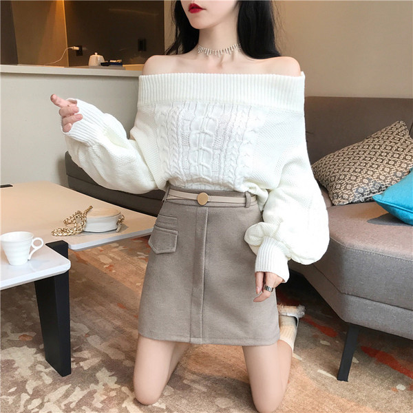 Fusta scurta cu buzunar si curea in bej si negru