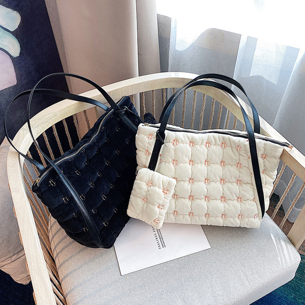 Geanta de dama cu fermoar alb-negru