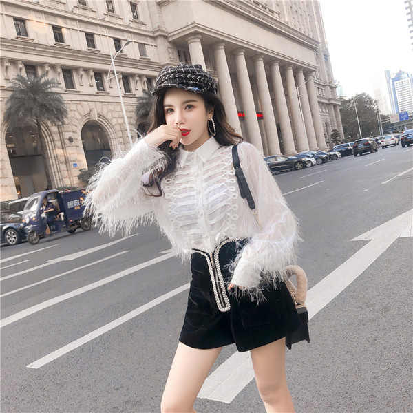 Cămașă de damă cu franjuri în alb și negru