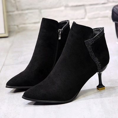 Cizme de dama moderne din piele intoarsa cu toc subtire model ascutit in negru si bej