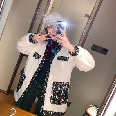 Palton de dama modern cu nasturi si paiete in alb