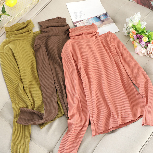 Καθημερινή γυναικεία μπλούζα με ψηλό γιακά σε διάφορα χρώματα