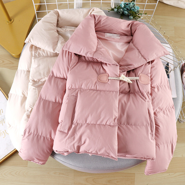 Modern női kabát gombokkal és zsebbel négy színben