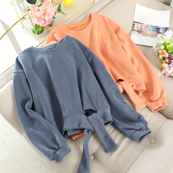 Pulover de dama cu decolteu rotund si cravate in mai multe culori