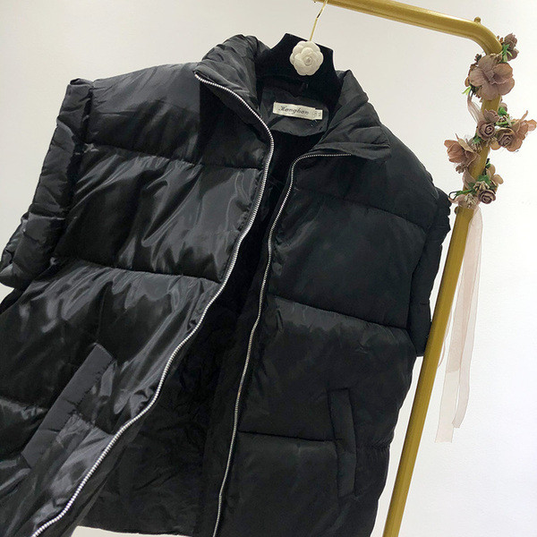 Vesta lata cu fermoar si buzunare de culoare neagra