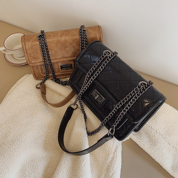 Geanta de dama moderna din piele ecologica cu lant in patru culori