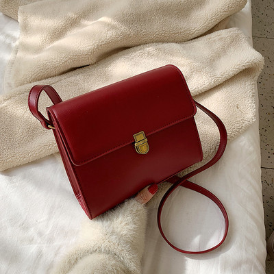 Geanta de dama eleganta cu inchidere metalica in patru culori