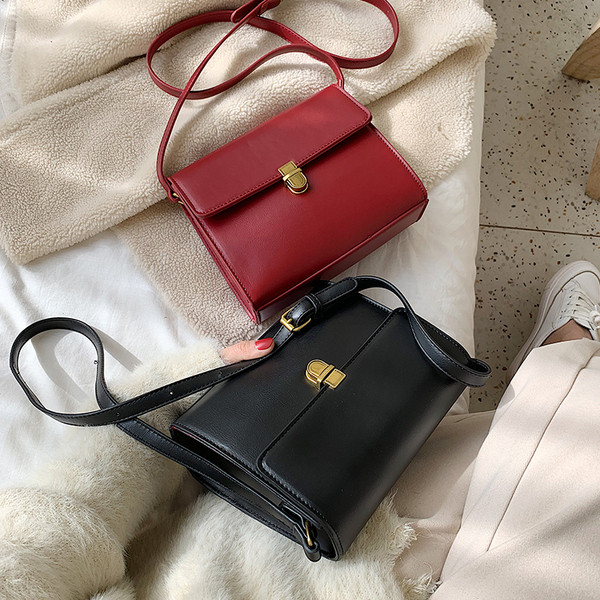 Geanta de dama eleganta cu inchidere metalica in patru culori