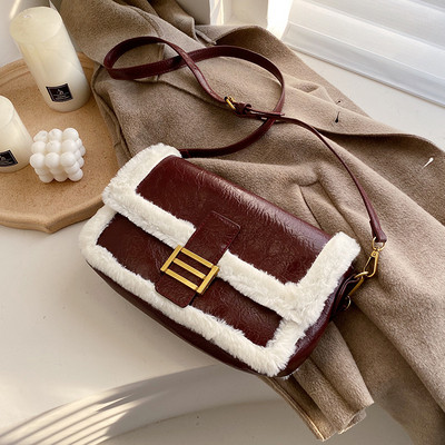 Geanta de dama moderna cu puf in trei culori