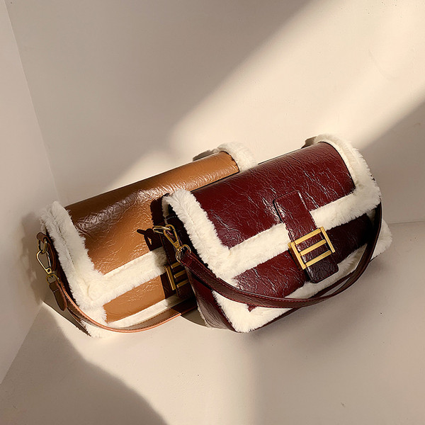 Geanta de dama moderna cu puf in trei culori