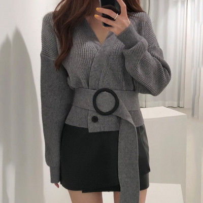 Női mellény derekán övvel bézs és szürke színben