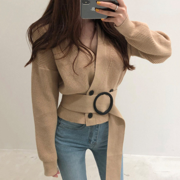 Női mellény derekán övvel bézs és szürke színben