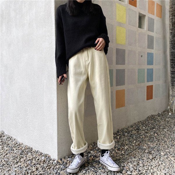 Γυναικεία φαρδιά τζιν σε λευκό χρώμα με μεγάλη μέση