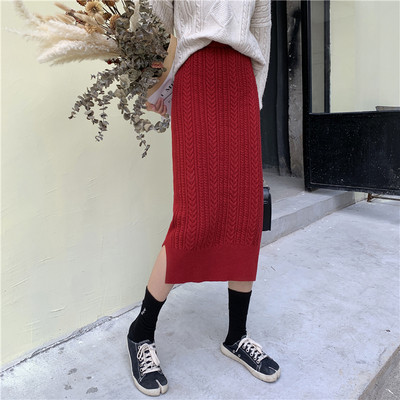 Hosszú kötött szoknya hasítékkal, magas derékkal, két színben