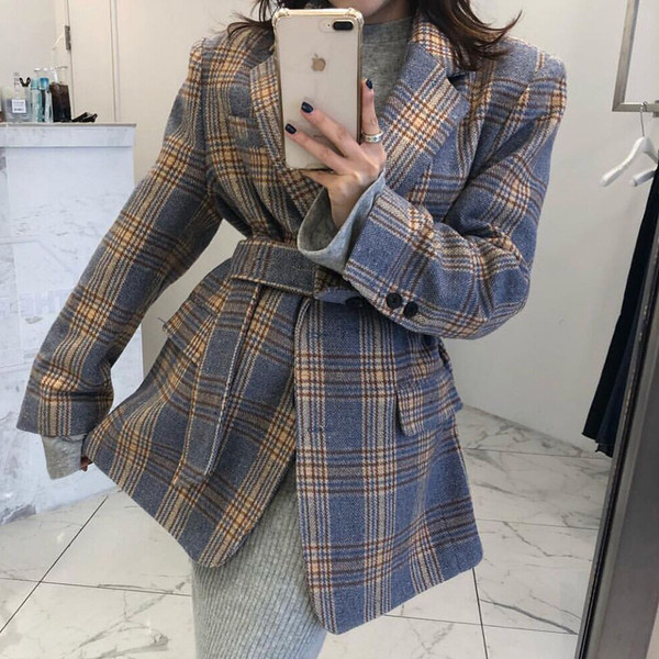 Palton de damă în carouri cu decolteu spitz în două culori