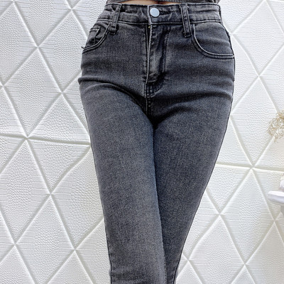 Blugi de damă de culoare închisă - un model clasic