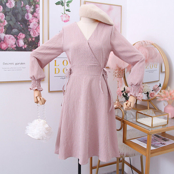 Rochie de dama model nou decupata cu maneci lungi si decolteu spitz