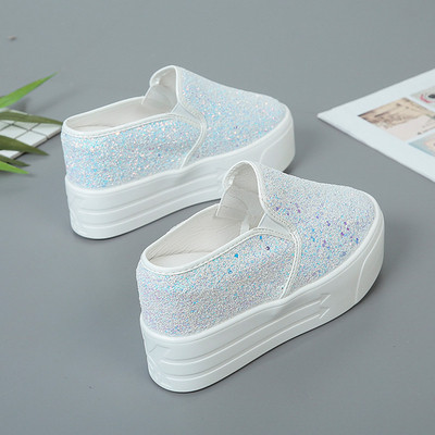 Fényes hatású női alkalmi cipő több színben