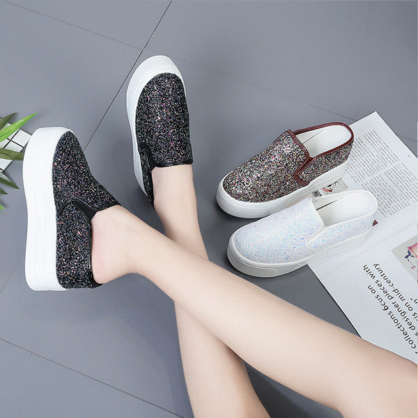 Fényes hatású női alkalmi cipő több színben