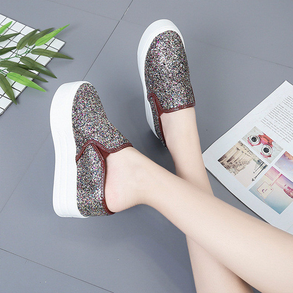 Fényes hatású női alkalmi cipő több színben