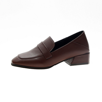 Γυναικεία έκο δερμάτινα υποδήματα με χοντρό και χαμηλό τακούνι