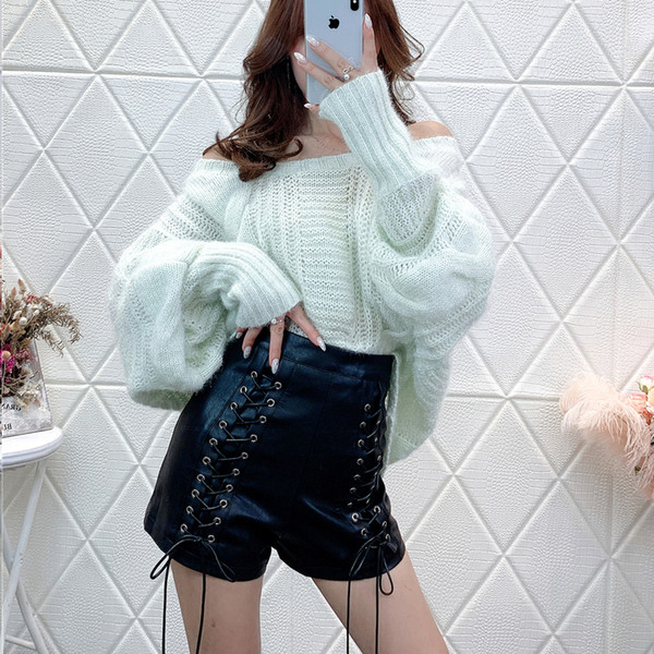 Fekete bőr rövidnadrág fűzővel