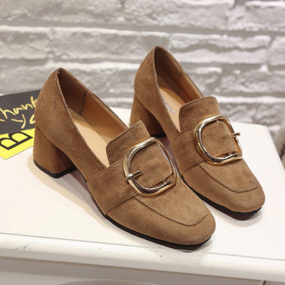 Pantofi moderni de dama cu toc gros si decor metalic in doua culori