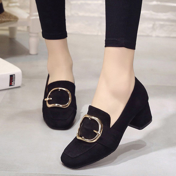 Pantofi moderni de dama cu toc gros si decor metalic in doua culori