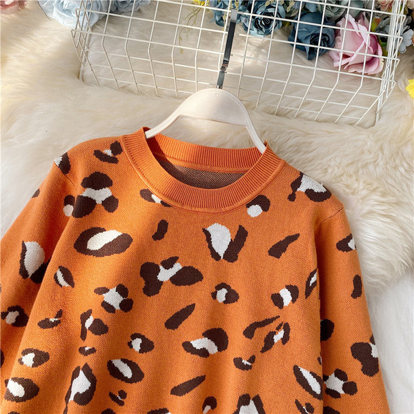 Pulover de dama cu model animal in trei culori