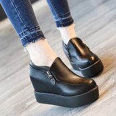 Pantofi moderni de dama din piele cu talpa inalta