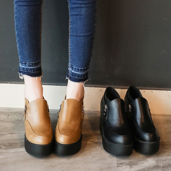 Pantofi moderni de dama din piele cu talpa inalta