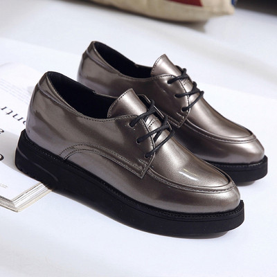 Pantofi moderni de dama cu talpa inalta in doua culori