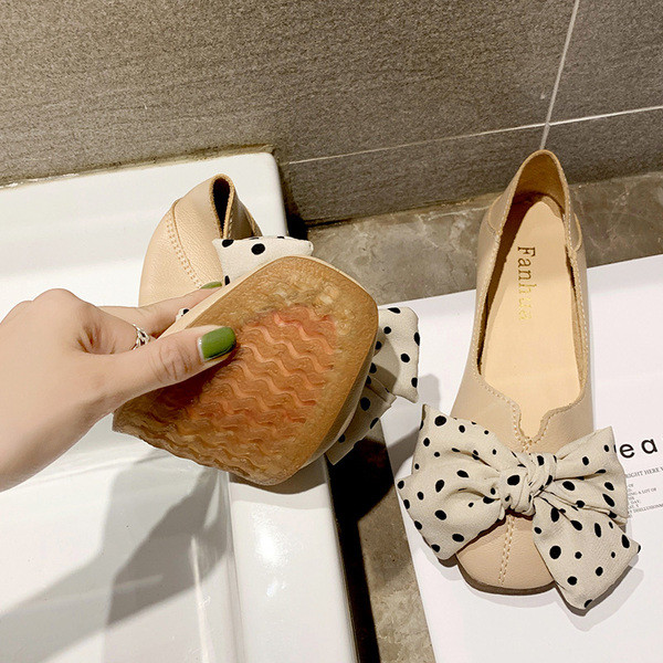 Modern női cipő szalaggal, két színben