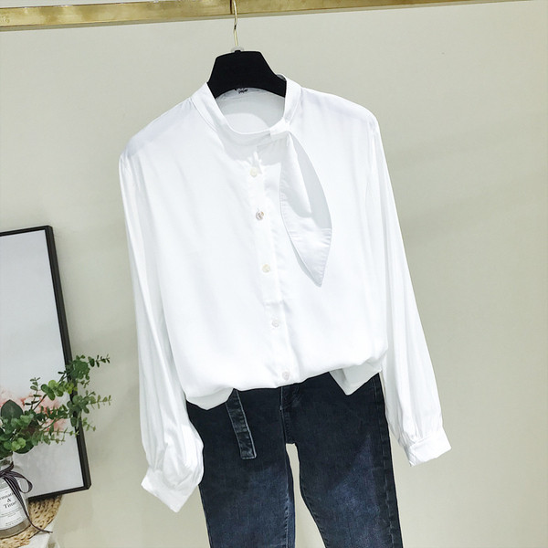 Camasa de dama model nou cu guler polo si nasturi in alb si bej