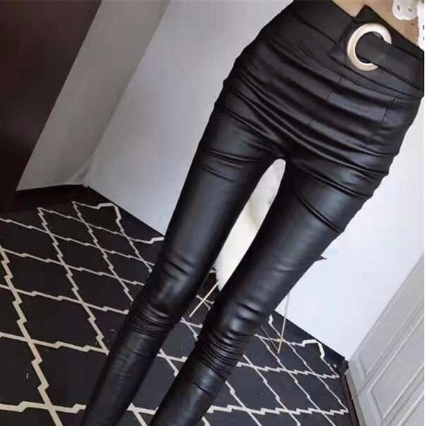 Pantaloni de dama cu centura si talie inalta de culoare neagra