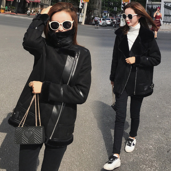 Palton de iarnă de damă modern, cu închidere asimetrică și căptușeală moale de culoare neagră