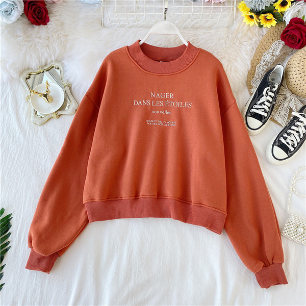 Női blúz több színben felirattal