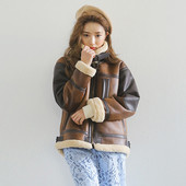 Palton de iarna de dama modern cu guler inalt si buzunare de culoare maro