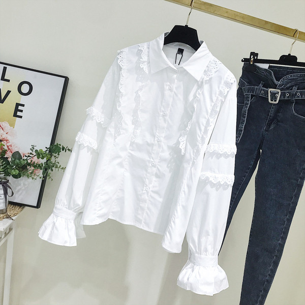 Cămașă modernă de damă cu guler clasic și mâneci lotus în alb